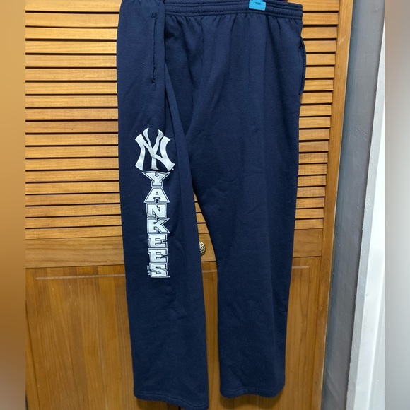 MLB Pants New York Yankees Navy Sweatpants With Logo Down The Leg